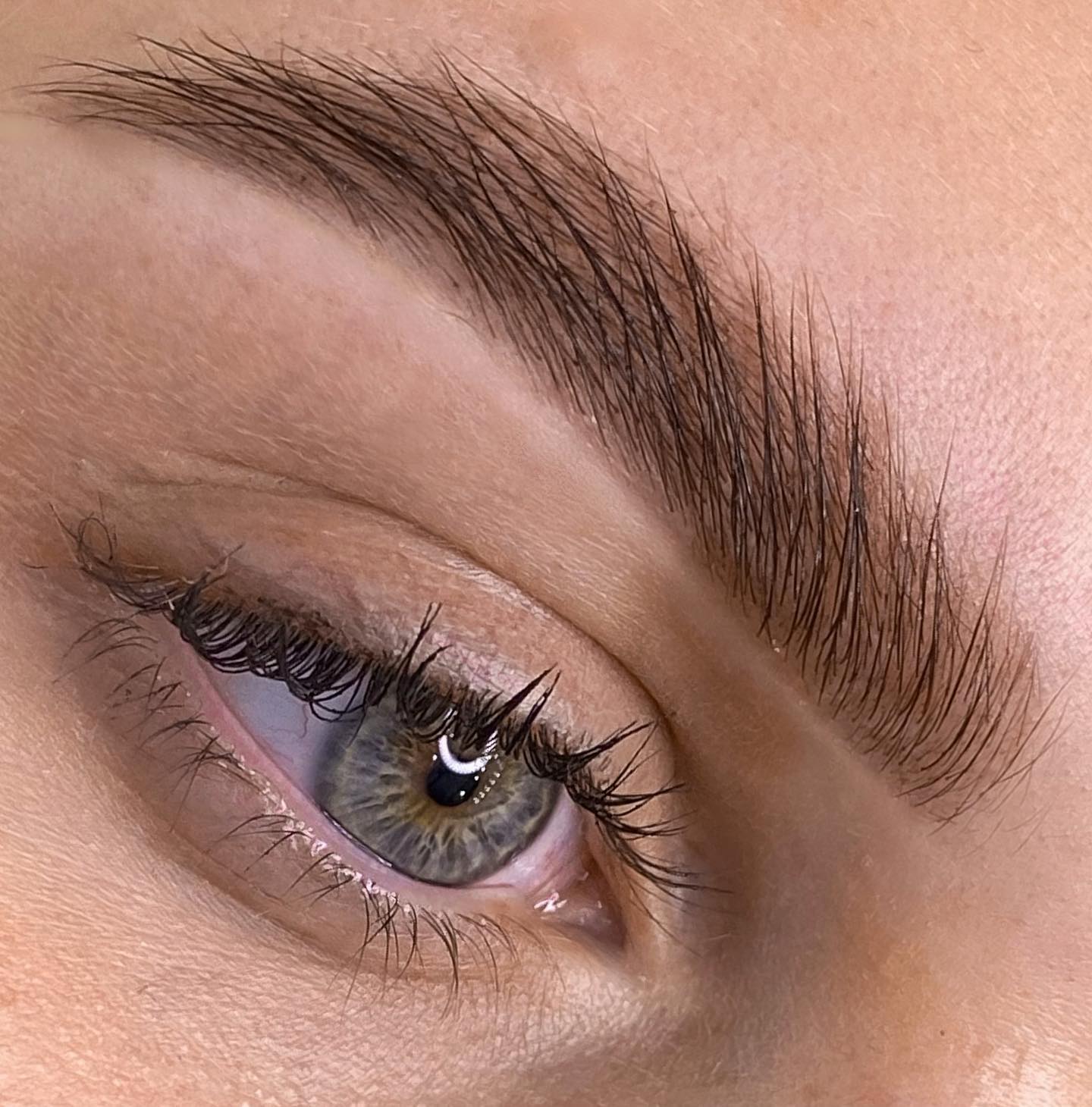Brows treatment
